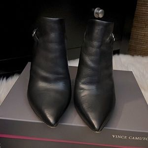 VINCE CAMUTO Black Keveen Leather Slingback